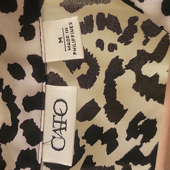 495 EUC Cato 2 Tone Blouse - Picture 4 of 6